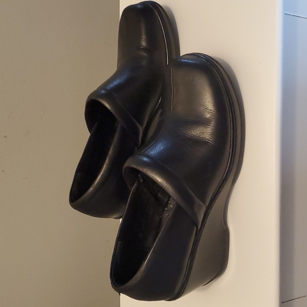 B.O.C BORN Size 10 Black Leather